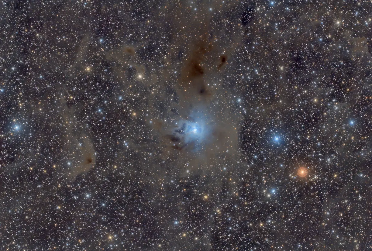 Irisnebel aufgenommen mit dem 6-Zoll-Hypergraph des Astroclub Radebeul e.V. an der Sternwarte Radebeul Irisnebel aufgenommen mit dem 6-Zoll-Hypergraph des Astroclub Radebeul e.V. an der Sternwarte Radebeul