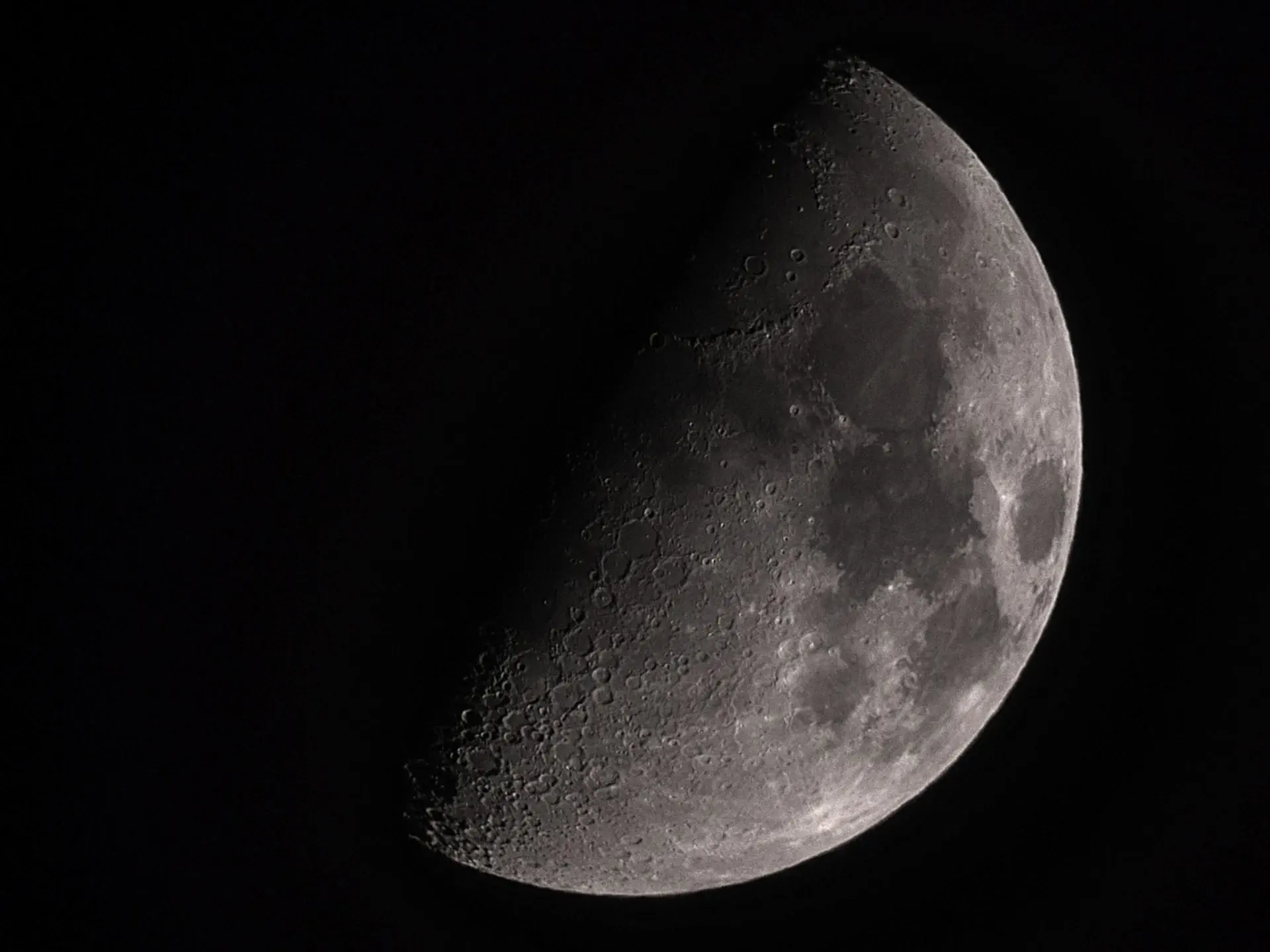Halbmond aufgenommen mit dem Seestar S30 Pro des Astroclub Radebeul e.V.