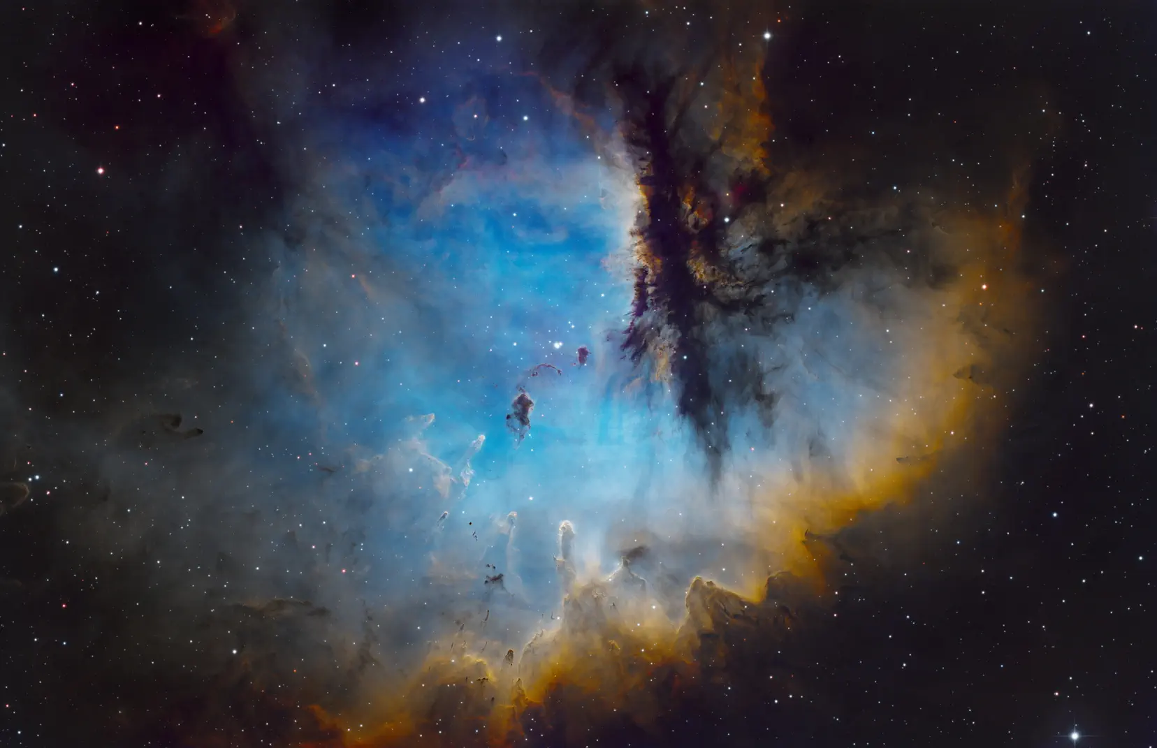 Pacman-Nebel aufgenommen mit dem Dall Kirkham Teleskop des Astroclub Radebeul e.V. an der Sternwarte Radebeul Pacman-Nebel aufgenommen mit dem Dall Kirkham Teleskop des Astroclub Radebeul e.V. an der Sternwarte Radebeul