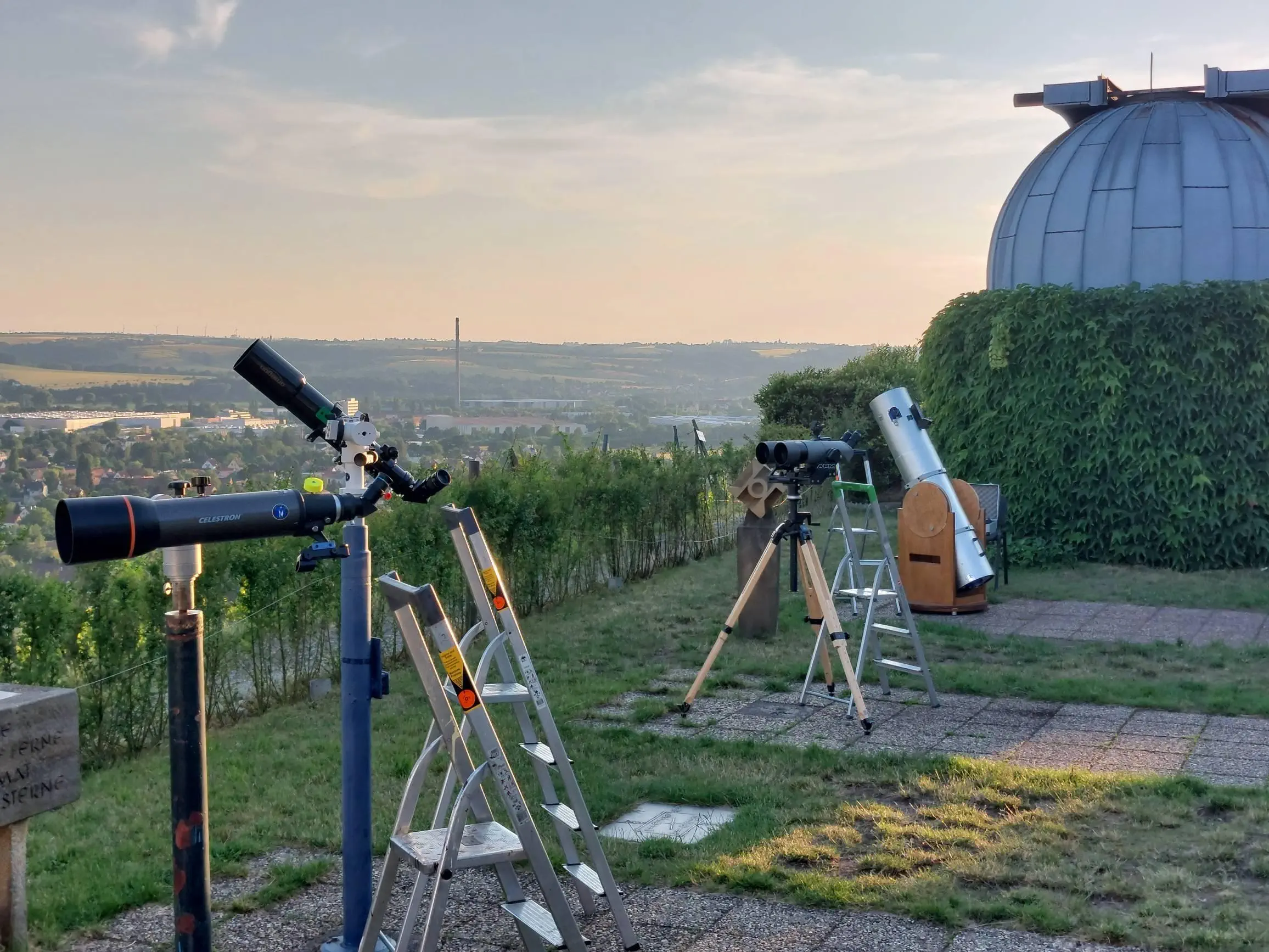 mobile Beobachtungstechnik des Astroclub Radebeul an der Sternwarte mobile Beobachtungstechnik des Astroclub Radebeul an der Sternwarte