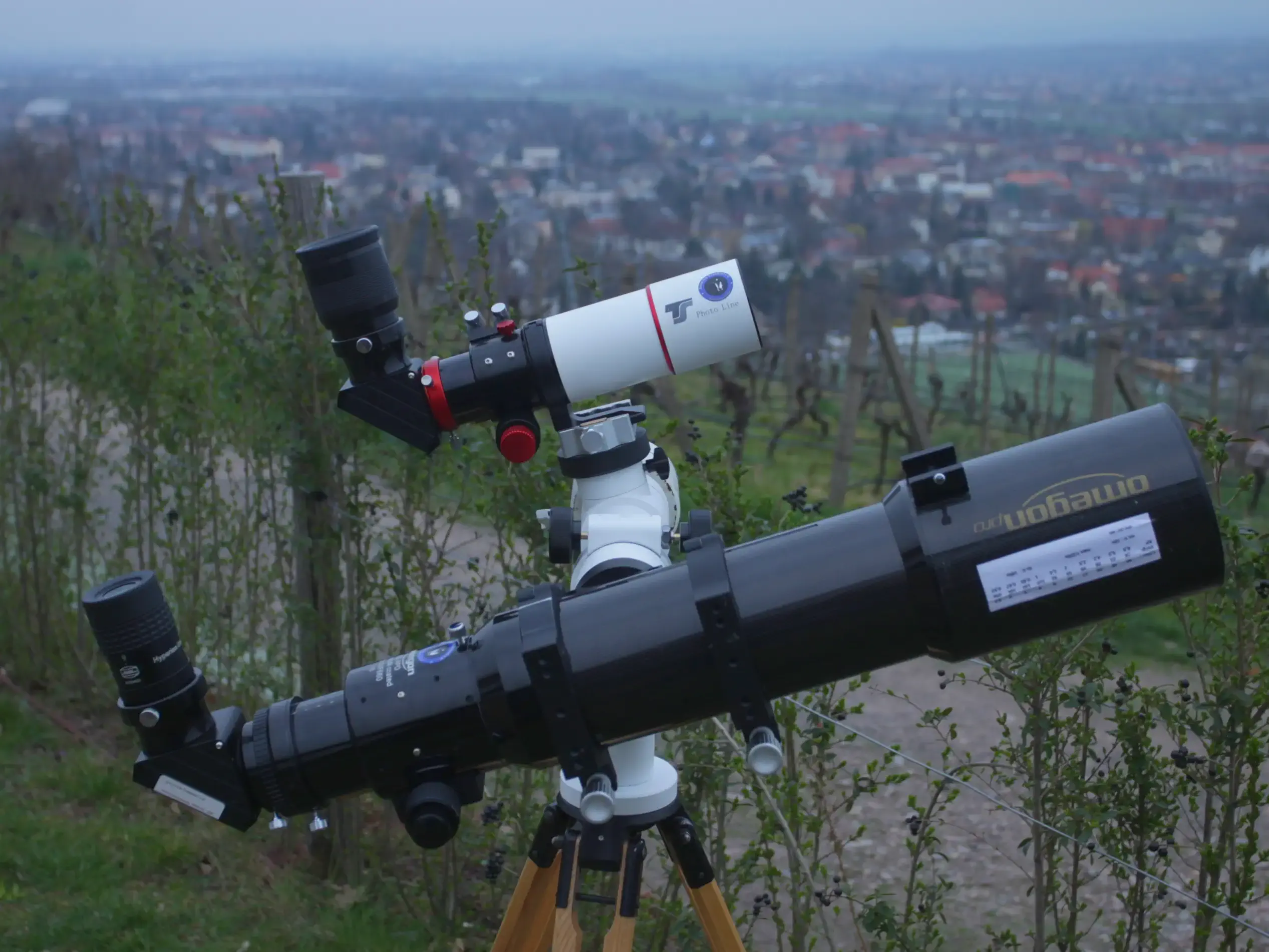 mobile Refraktoren des Astroclub Radebeul e.V. an der Sternwarte Radebeul mobile Refraktoren des Astroclub Radebeul e.V. an der Sternwarte Radebeul