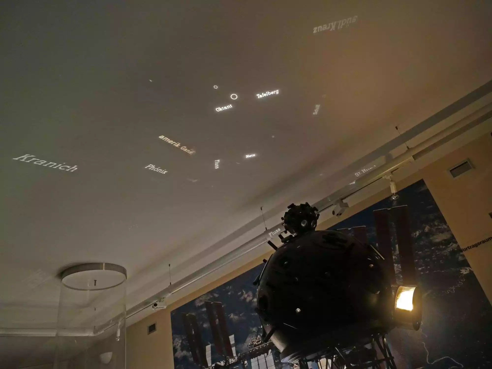 Das Zeiss Universal-Grossplanetarium im Foyer der Sternwarte Radebeul Detailansicht