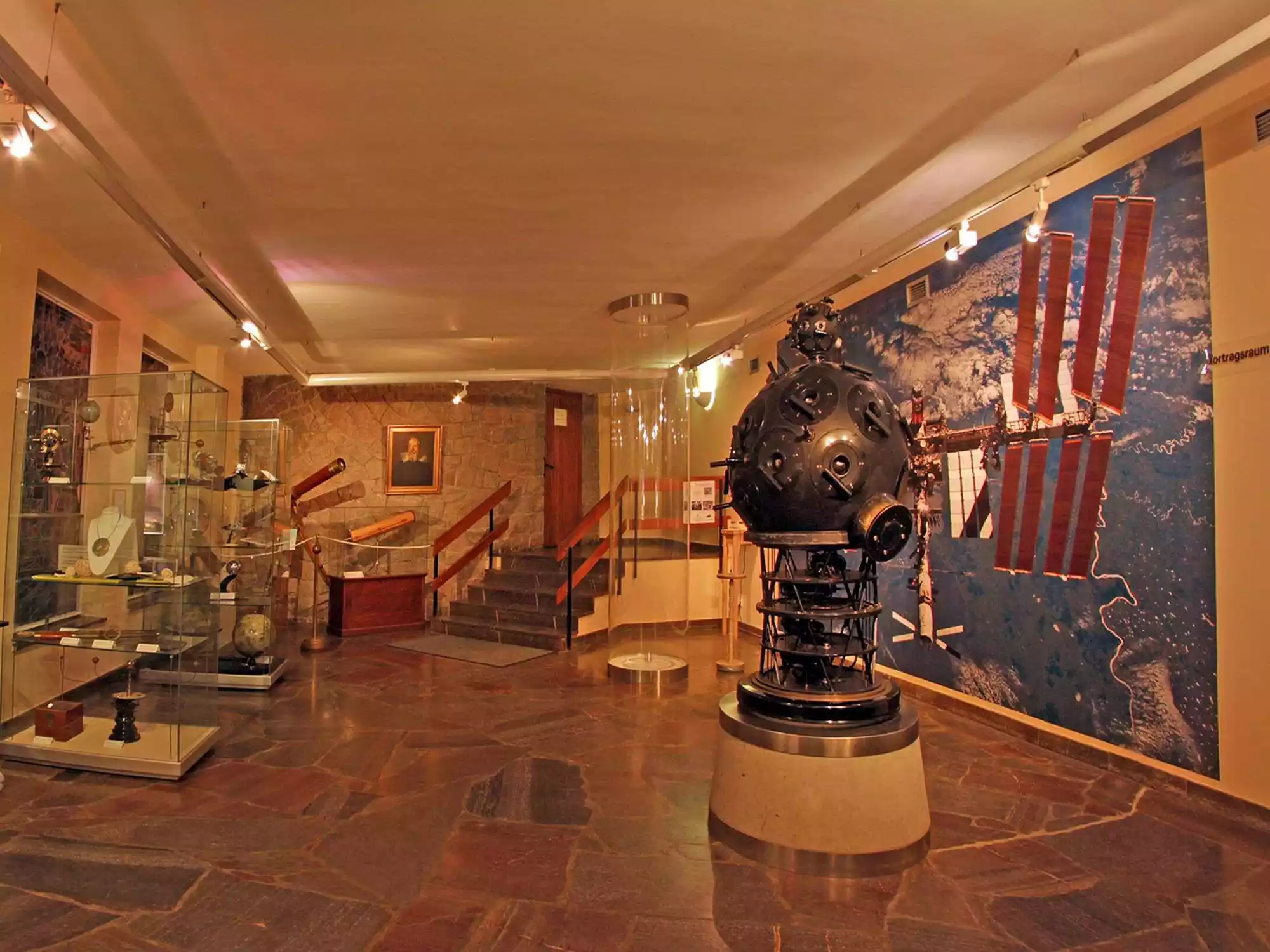 Das Zeiss Universal-Grossplanetarium im Foyer der Sternwarte Radebeul